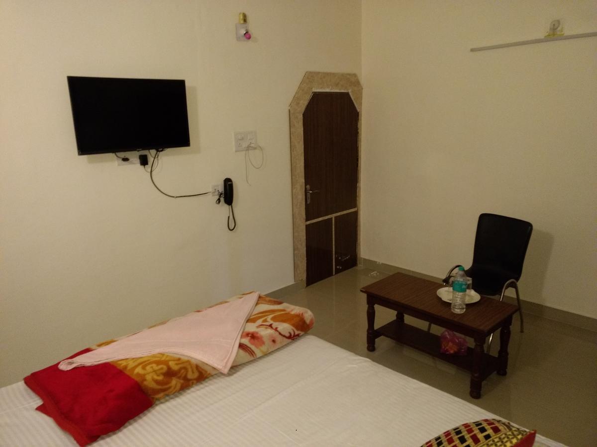 Hotel Shreya 布巴内什瓦尔 外观 照片